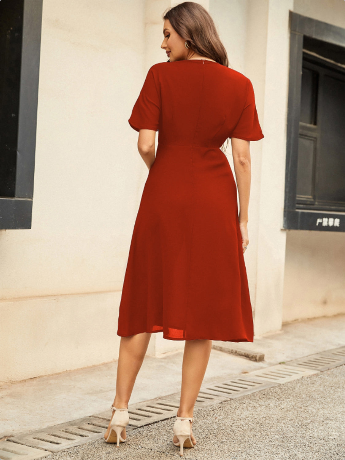 Round Neck Short Sleeve Midi Dress